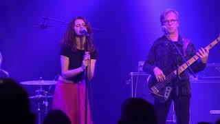 Emily Hill back@Bosuil Weert on Youtube