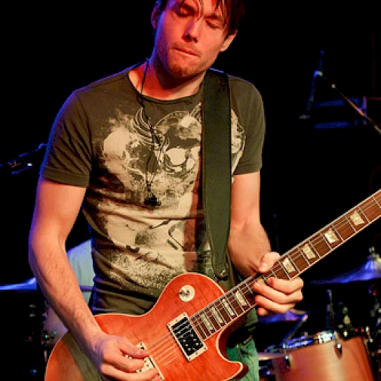 Glorious Glastonbury - McKeon & Lister op Glastonbury